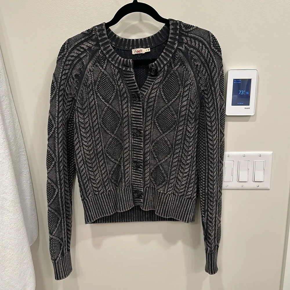 Faherty women’s Sunwashed Cable Cardigan small - Picture 2 of 5